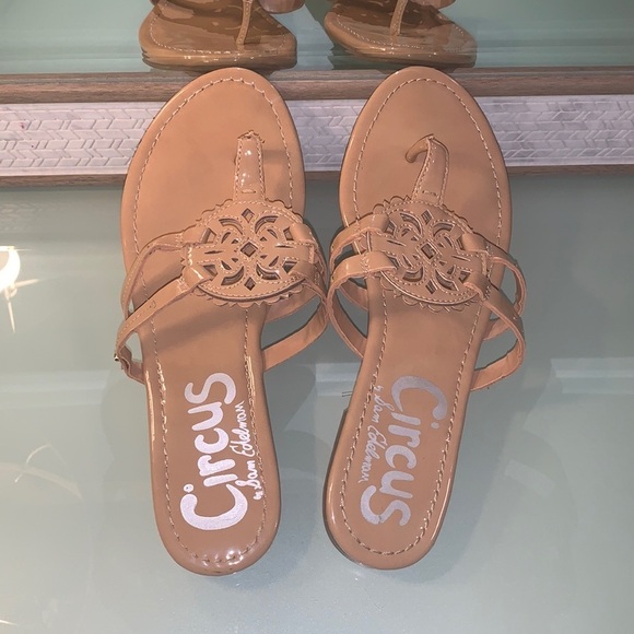 Circus by Sam Edelman Canyon medallion Sandals - Picture 2 of 4